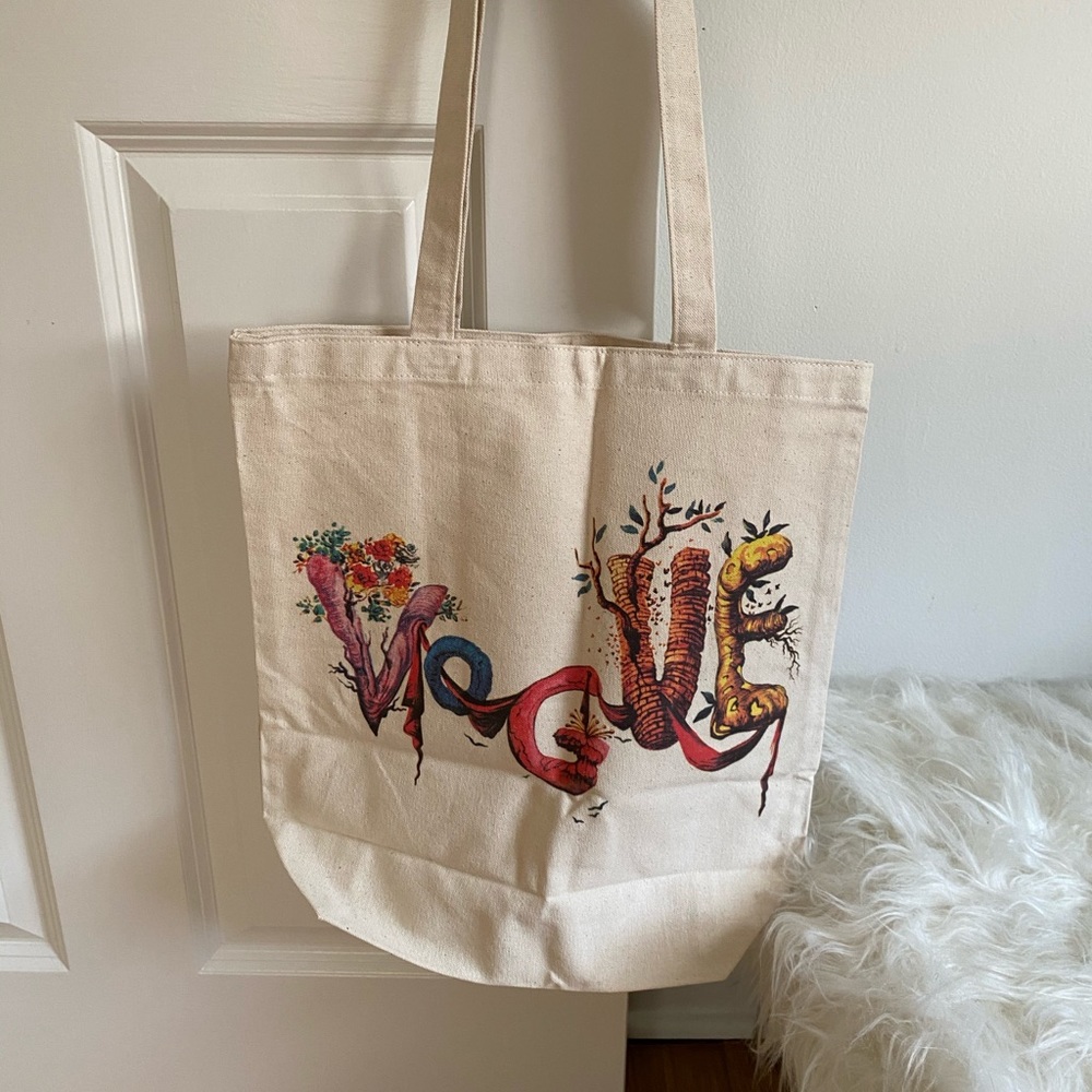 Vogue Tote Bag